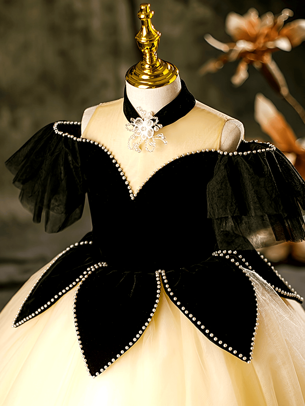 Girls' Puffy Princess Dresses - Elegant, Sparkly, and Flowy Designs for Catwalk, Piano Costumes, and Special Occasions - Ideal for Little Hosts and Foreign-Inspired Fashionistas