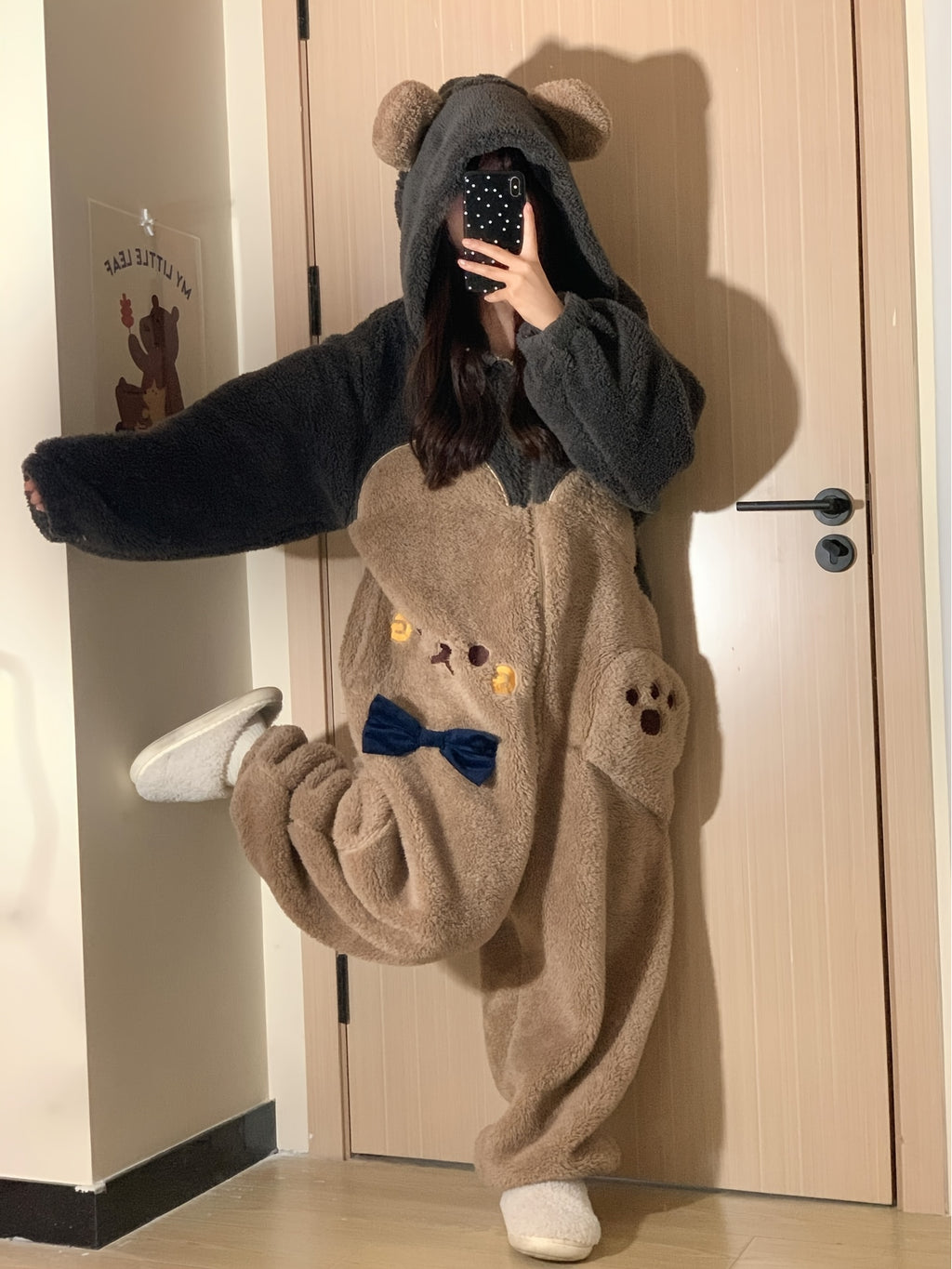 Women's thickened plush warm hooded novelty one-piece pajamas, long-sleeved zippered plush party pajamas and home clothes, cartoon bear hooded contrasting color plush jumpsuit, suitable for carnival and Halloween, Party Sleep