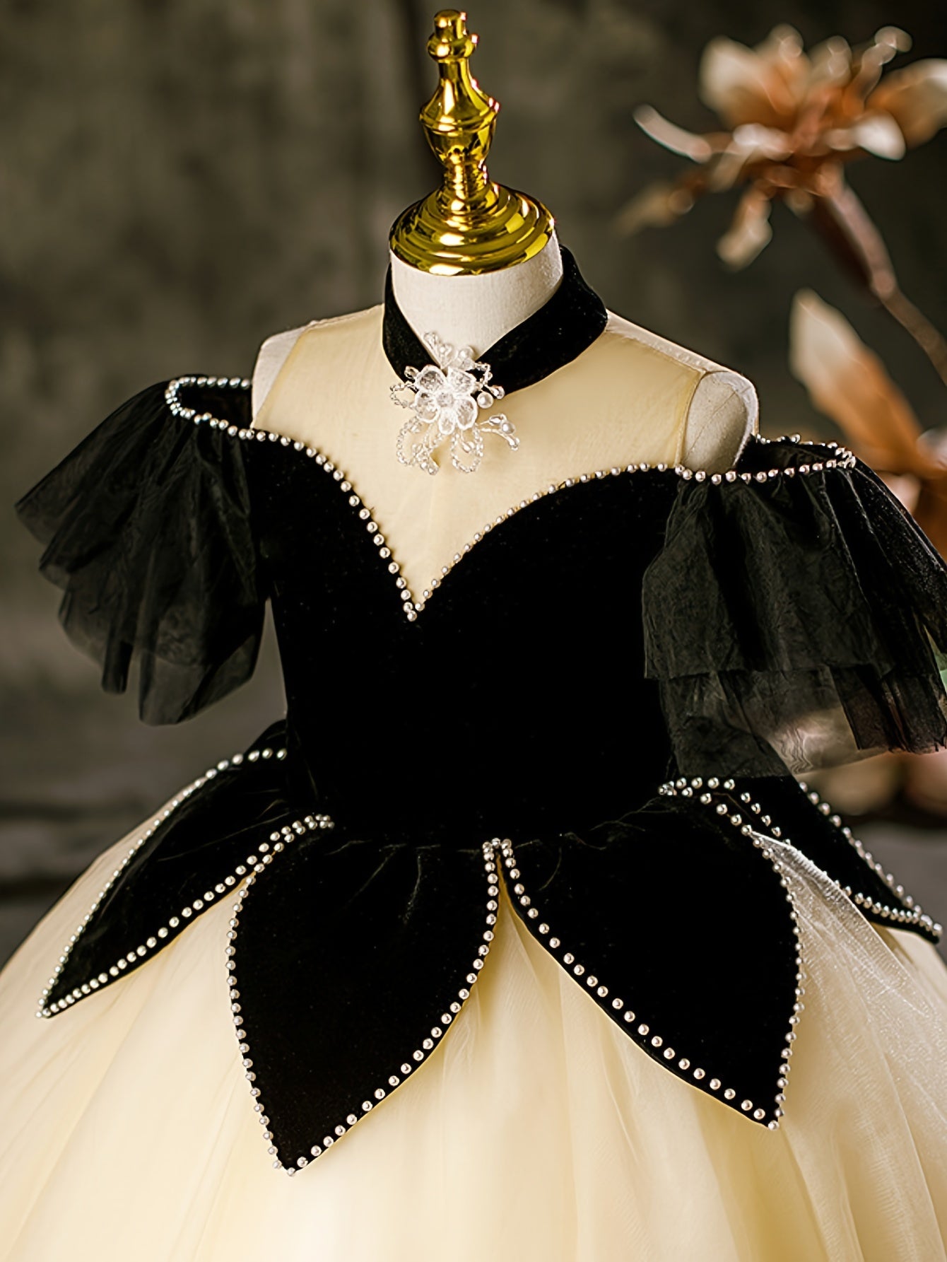 Girls' Puffy Princess Dresses - Elegant, Sparkly, and Flowy Designs for Catwalk, Piano Costumes, and Special Occasions - Ideal for Little Hosts and Foreign-Inspired Fashionistas